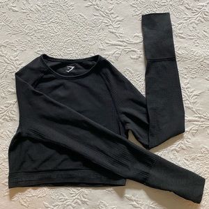 Never Worn Gymshark Long Sleeve Crop Top (black)